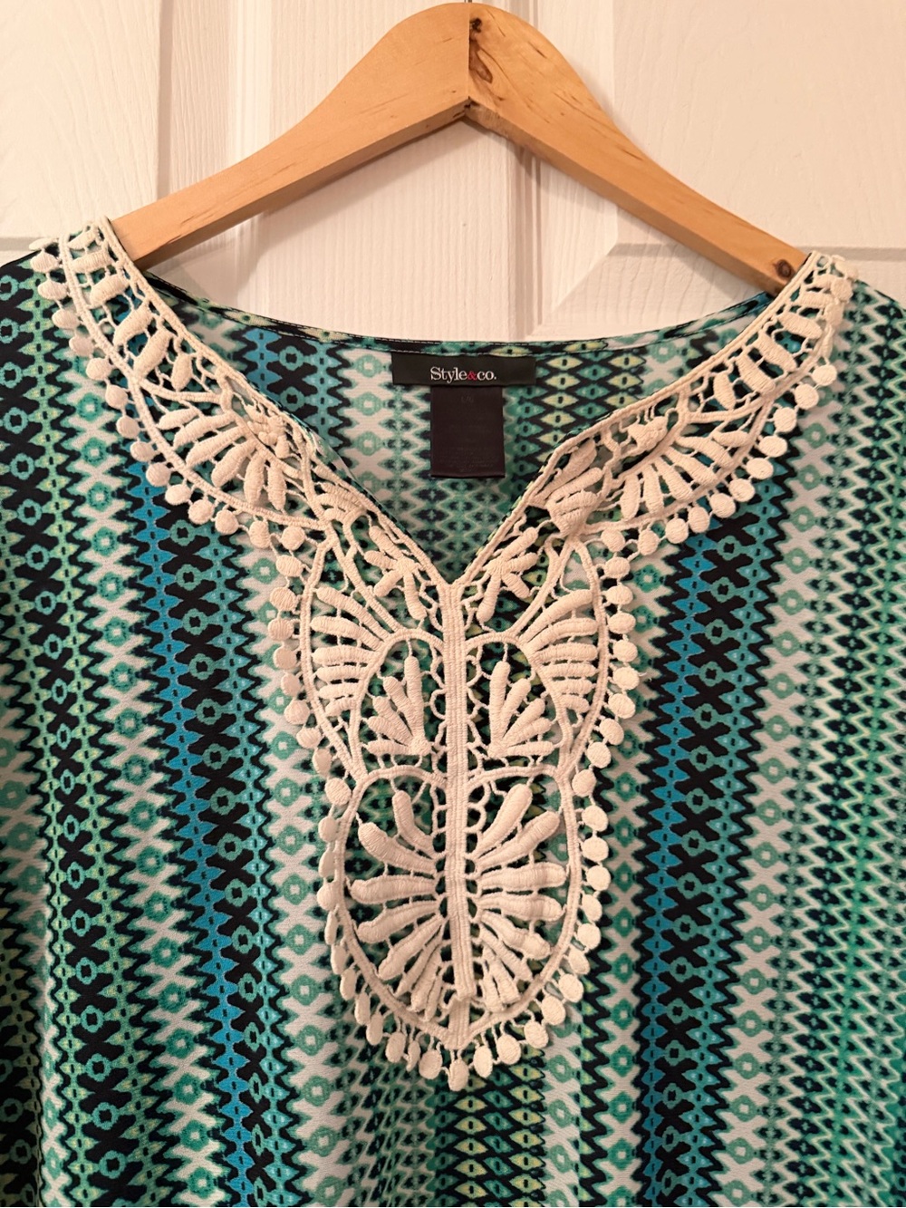 Crochet-Trim Printed Tunic Top - Green Multi, size L - Picture 4 of 5